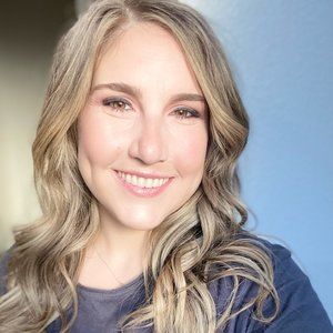 Meet your Posher, Laura jean